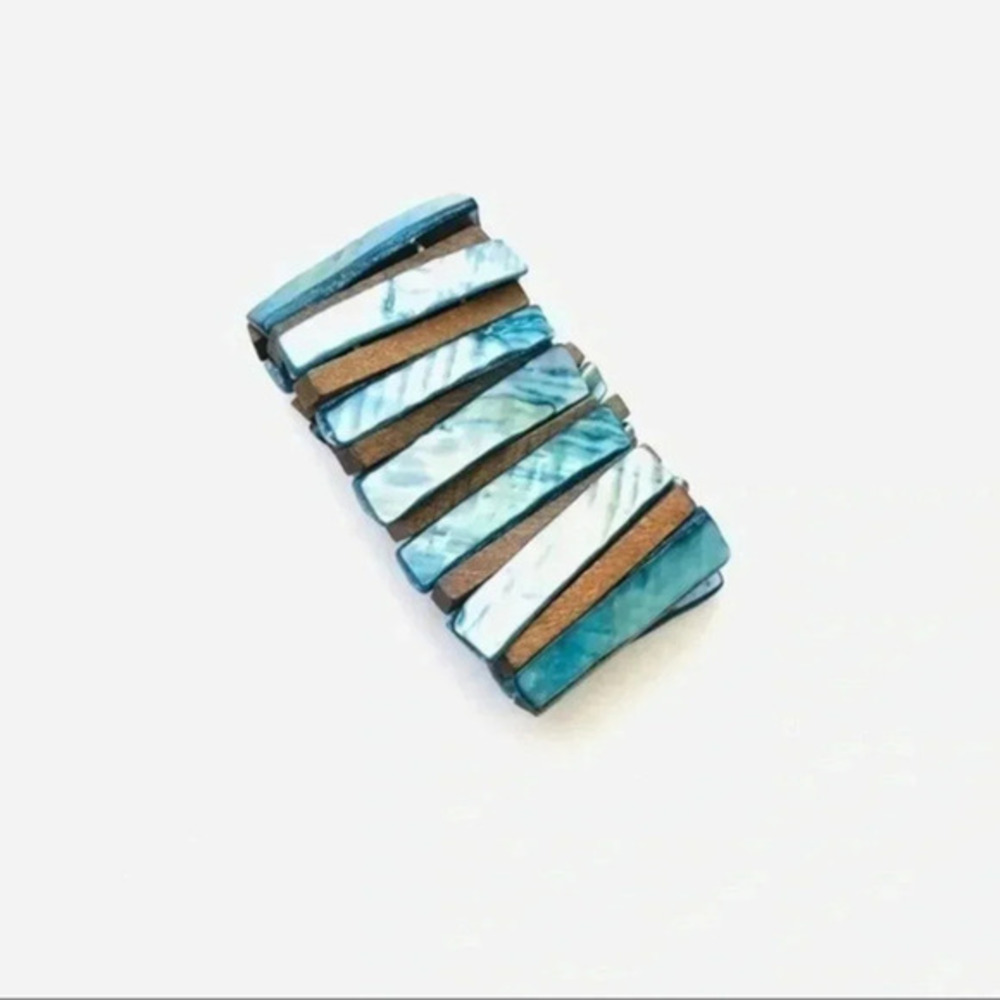 Fashion bracelet-blueish and wooden combo